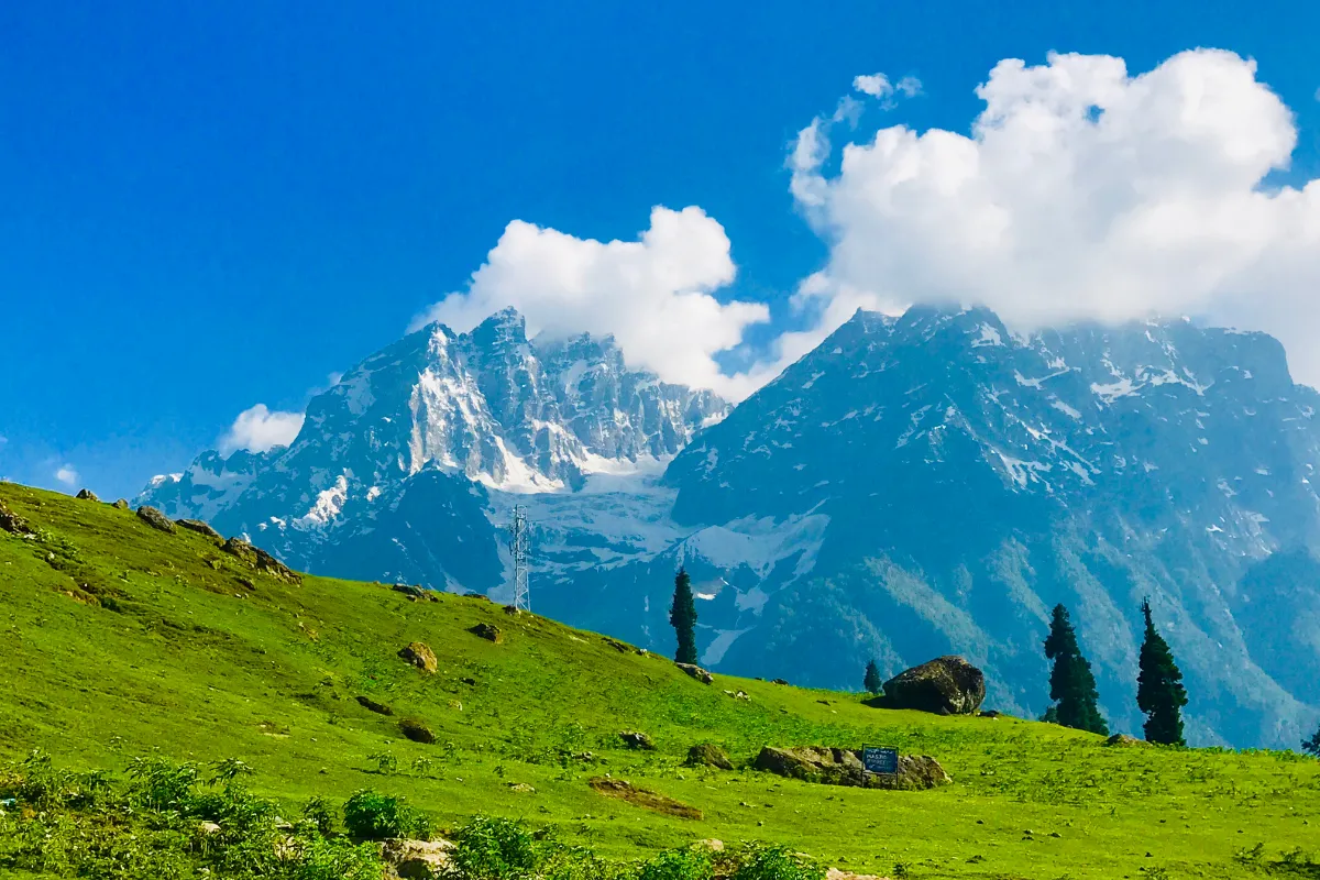  Betaab Valley 
